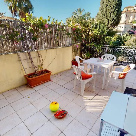 2 Pieces Avec Terrasse, Jardin Et Parking Dans Avec Piscine A - Fr-1-196-313 Apartment *