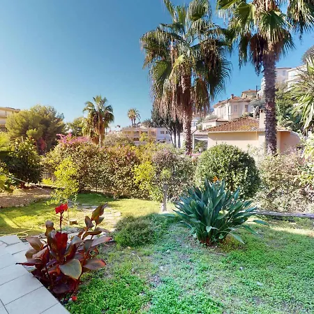 Appartement 2 Pièces Avec Terrasse, Jardin Et Parking Dans Résidence Avec Piscine à - Fr-1-196-313 *