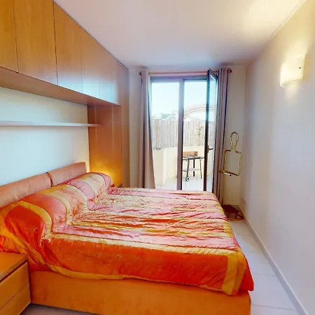 Apartamento 2 Pieces Avec Terrasse, Jardin Et Parking Dans Avec Piscine A - Fr-1-196-313 *