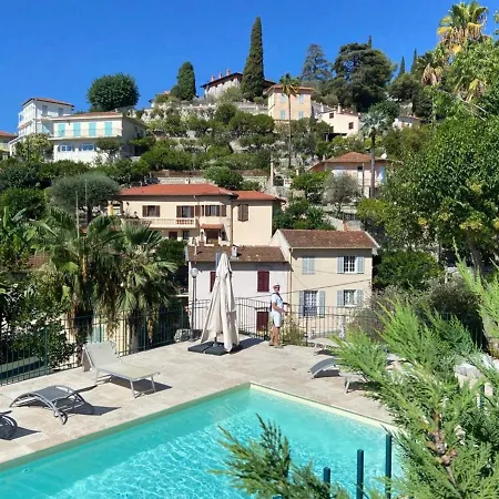 2 Pièces Avec Terrasse, Jardin Et Parking Dans Résidence Avec Piscine à - Fr-1-196-313