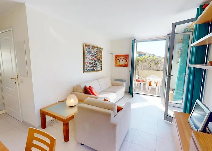 Confort 2 Pieces Avec Terrasse Et Jardin A - Fr-1-196-313